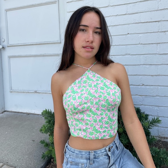 Floral cropped halter top 💚 - Picture 1 of 5